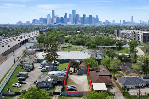409 Robert Lee Road, Houston, TX 77009