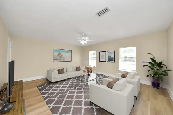 13606 Sunrose Lane, Houston, TX 77045