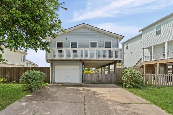 12833 E Conquistador Drive, Galveston, TX 77554