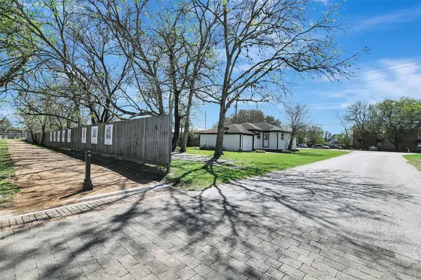 122 Commerce Street, Magnolia, TX 77355