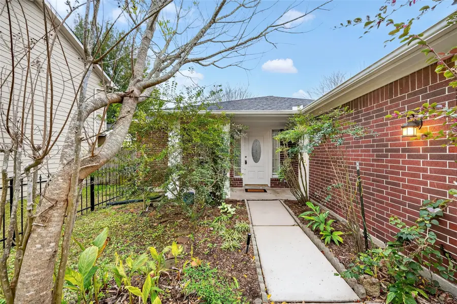 2135 Falling Oaks Road, Houston, TX 77038 - #2