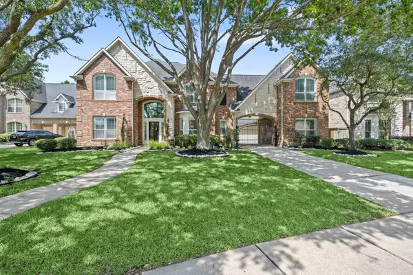 10103 Earlington Manor Drive, Spring, TX 77379
