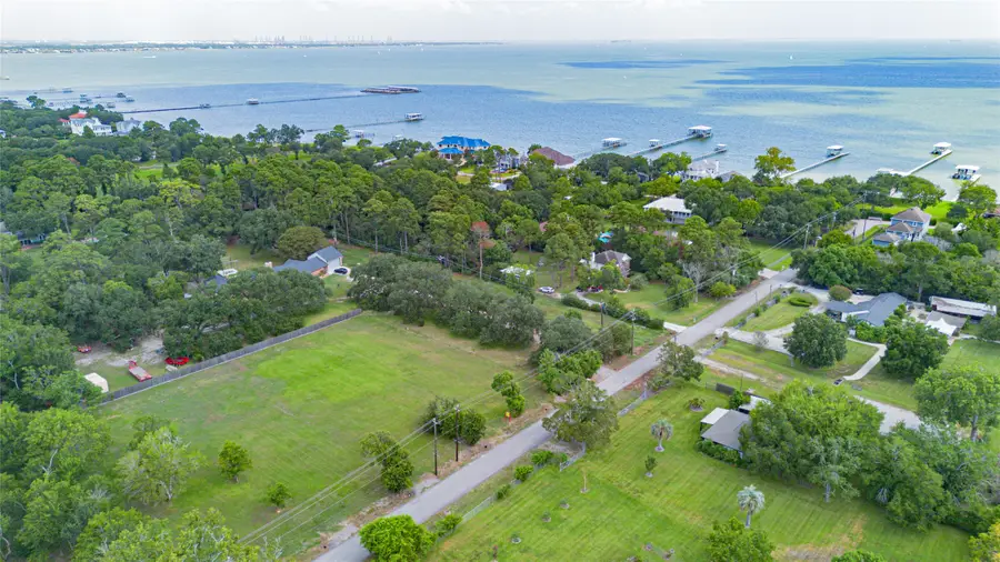 9 Middleton Street, Bacliff, TX 77518 - #3