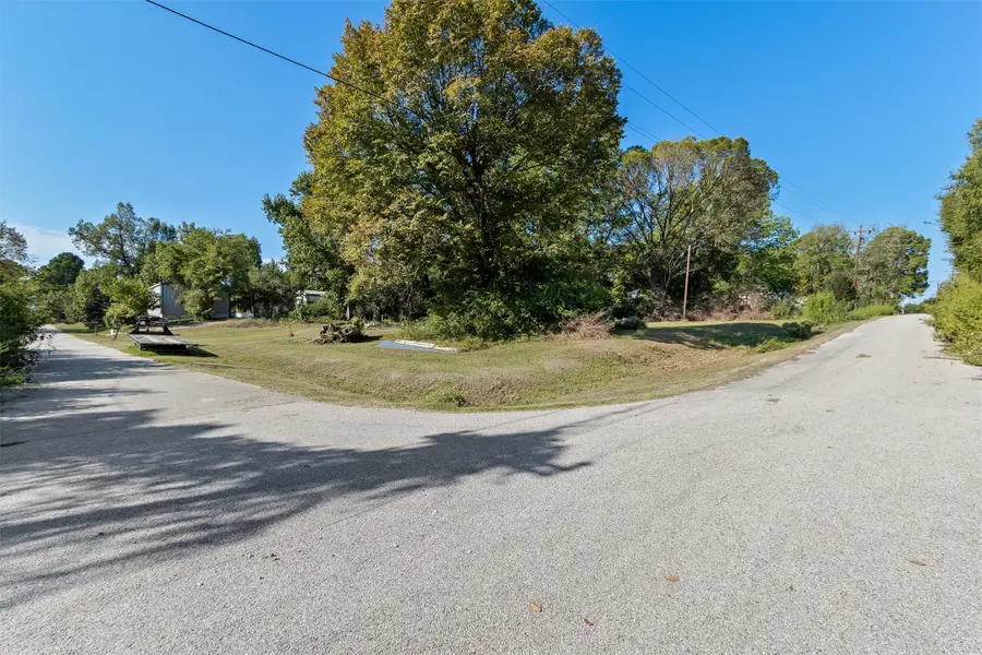 214 E Beaumont Avenue, Onalaska, TX 77360 - #2