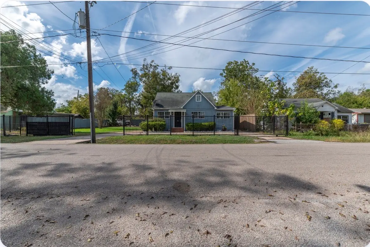 4303 Castor Street, Houston, TX 77022 - #1