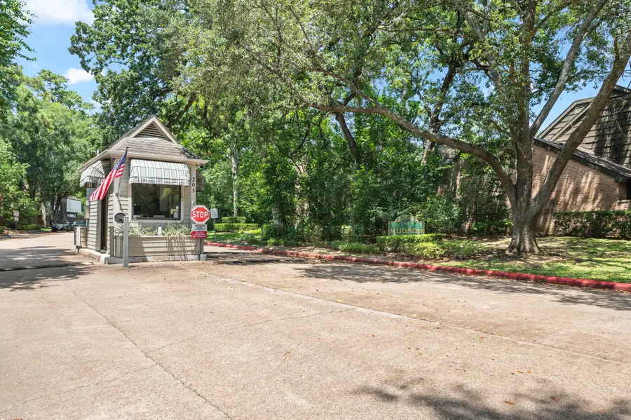 294 Sugarberry Circle, Houston, TX 77024 - #2