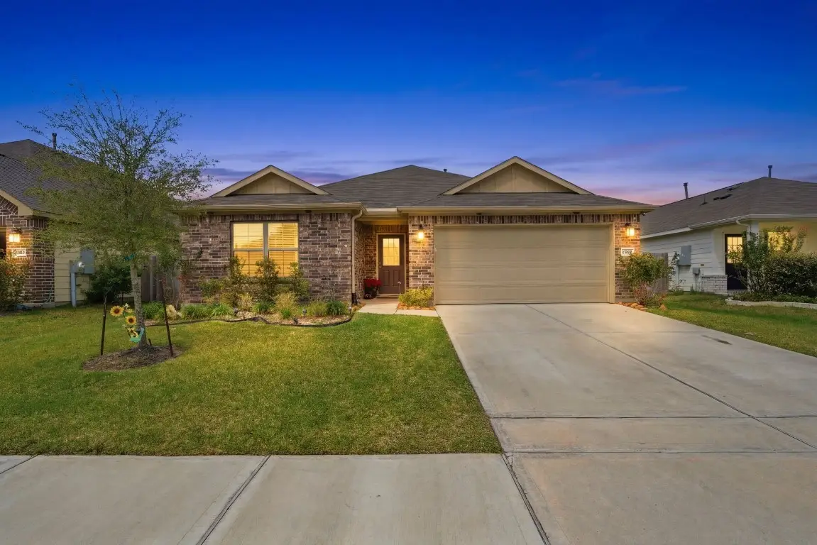 1202 Filly Creek Drive, Alvin, TX 77511 - #1