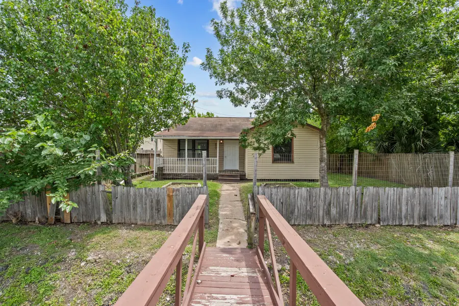 810 23rd Street N, Texas City, TX 77590 - #2