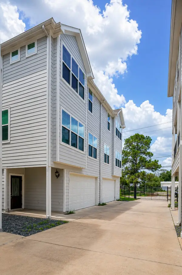 603 Link Road #H, Houston, TX 77009