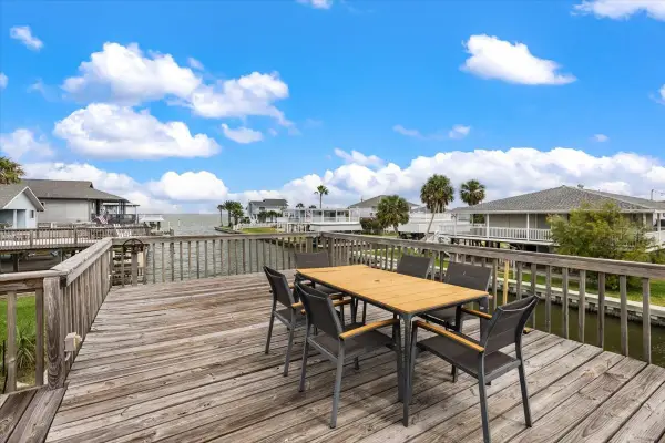 3719 Brewster Key, Galveston, TX 77554