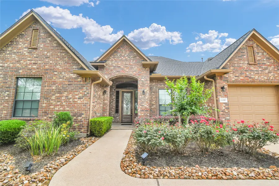 1100 Southern Oaks Drive, Angleton, TX 77515 - #2