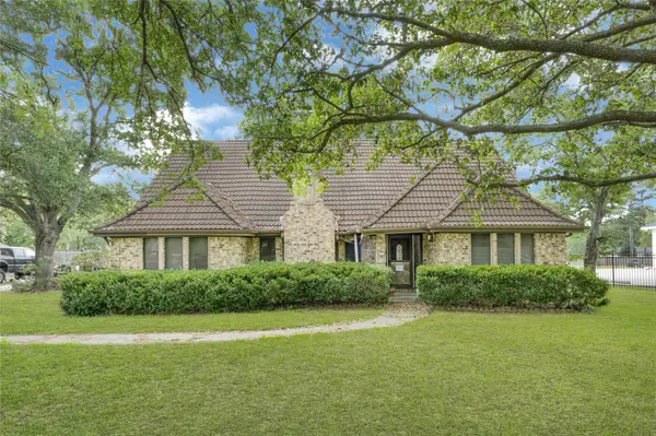 505 Oak Drive, Friendswood, TX 77546