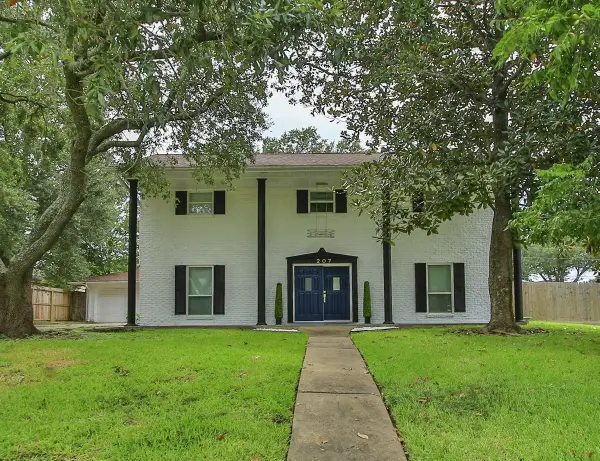 207 Burgundy Lane, League City, TX 77573