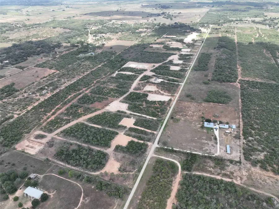 2105 County Road 124, Floresville, TX 78114 - #2