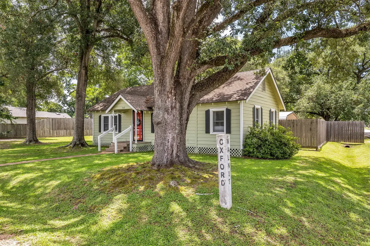 109 Oxford Street, Tomball, TX 77375 - #1