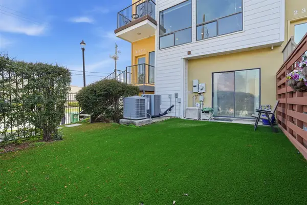 2301 Crawford Street, Houston, TX 77004