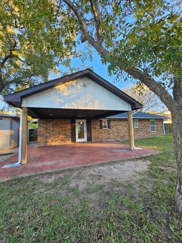 201 Libby Circle W, Willis, TX 77378