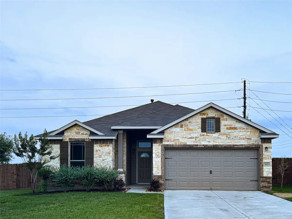 502 Turtle Dove Dr, Sealy, TX 77474 - #1