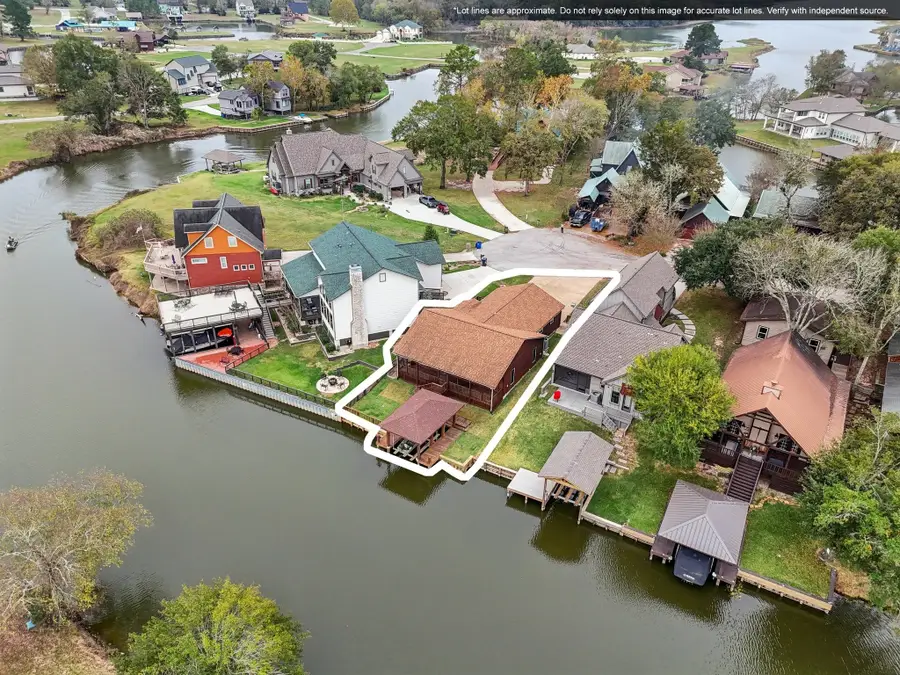 8 Hunters Creek Drive, Huntsville, TX 77340 - Image #3