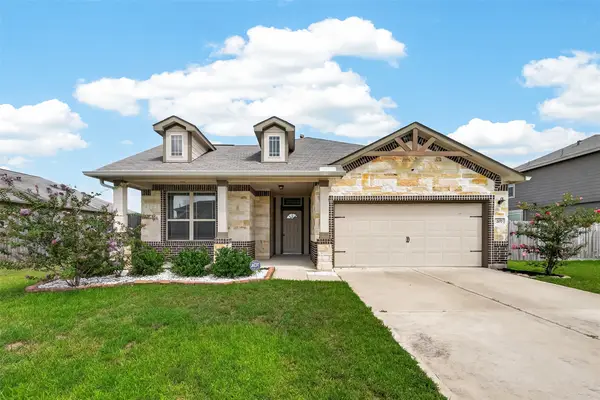 207 White Wing Lane, Sealy, TX 77474