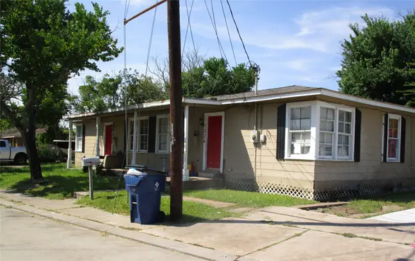 1324/28 W 9th Street, Freeport, TX 77541