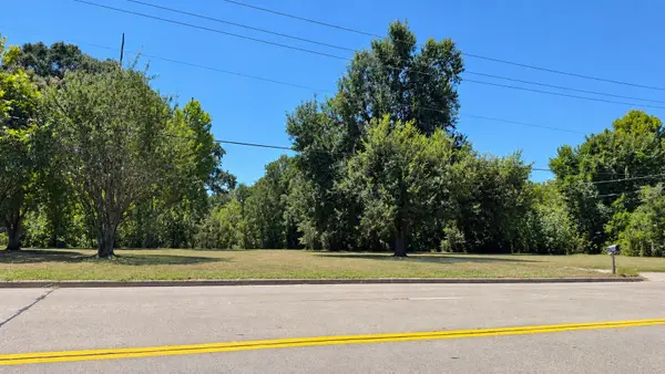 1005 Silverdale Drive, Conroe, TX 77301