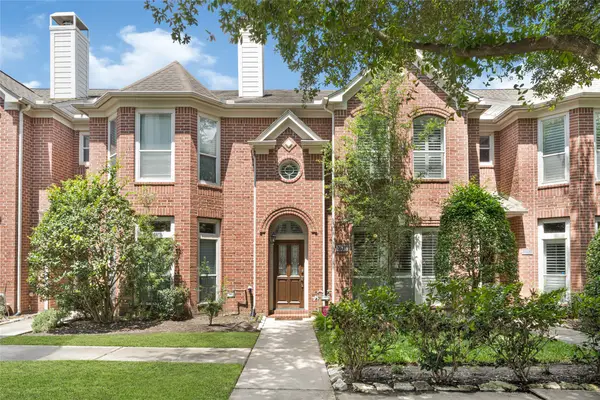 711 W Heights Hollow Lane, Houston, TX 77007