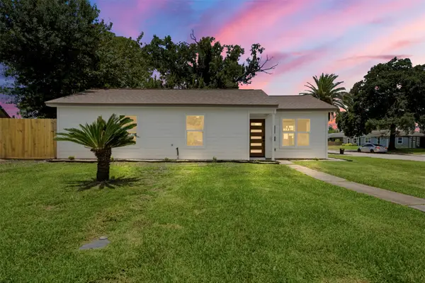 102 Tilden Drive, Pasadena, TX 77506