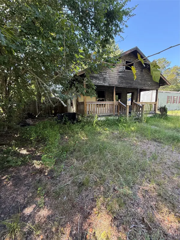 306 Ash Lane, Daisetta, TX 77575