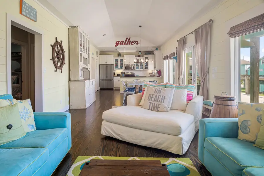 122 Ocean View Drive, Crystal Beach, TX 77650 - Image #3