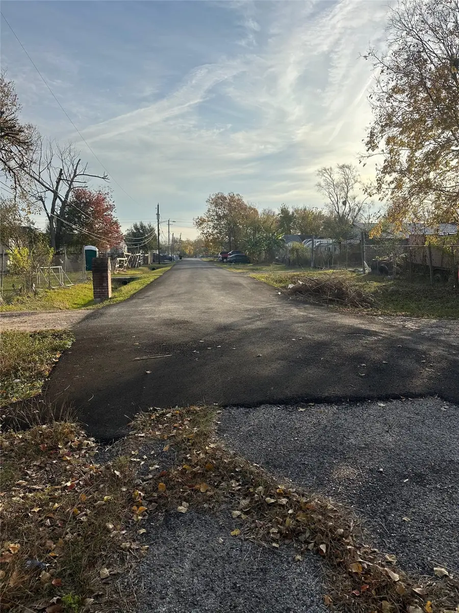 9703 Bucroft Street, Houston, TX 77029 - Image #3