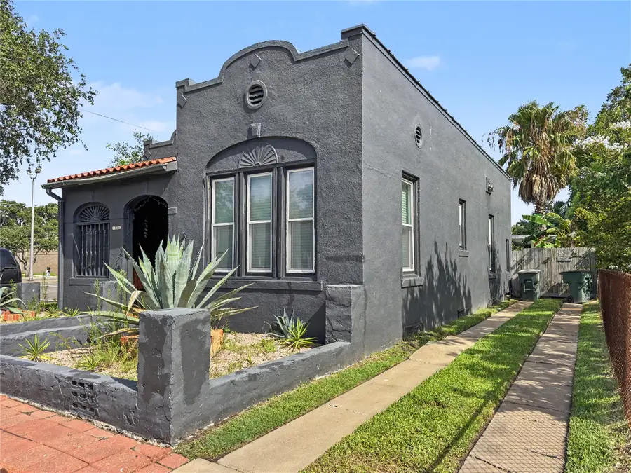 3814 Ursuline Street, Galveston, TX 77550 - #2