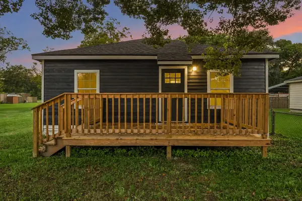 5122 Avenue L, Santa Fe, TX 77510