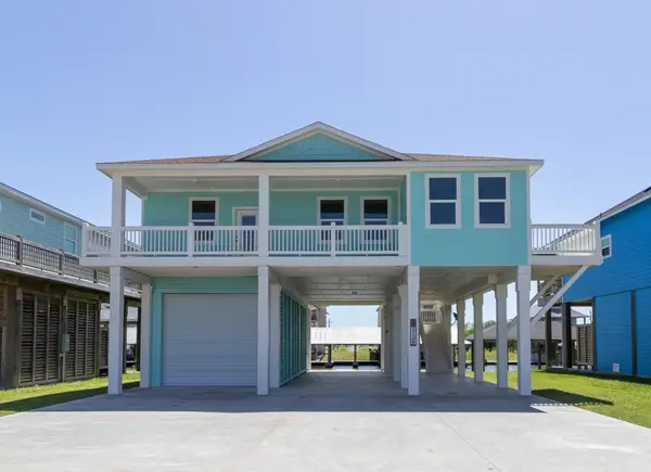 2120 Laguna Harbor Cove Boulevard, Port Bolivar, TX 77650