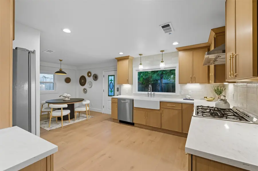 2210 Wakefield Drive, Houston, TX 77018 - Image #3