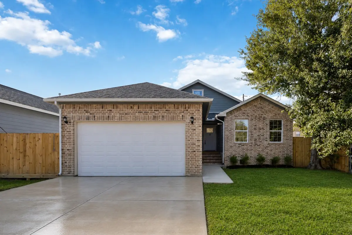 3205 Nebraska Street, Baytown, TX 77520 - #1