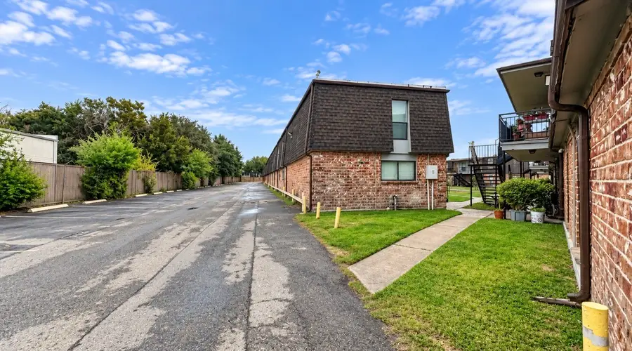 10802 Kingspoint Road #401, Houston, TX 77075 - #2