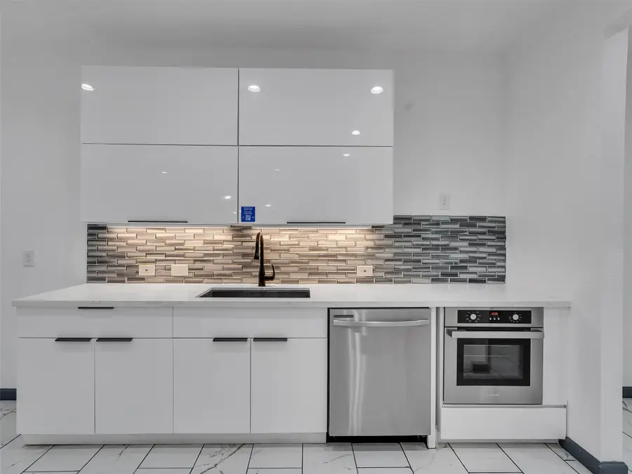 145 Birdie Drive, Hempstead, TX 77445 - #2