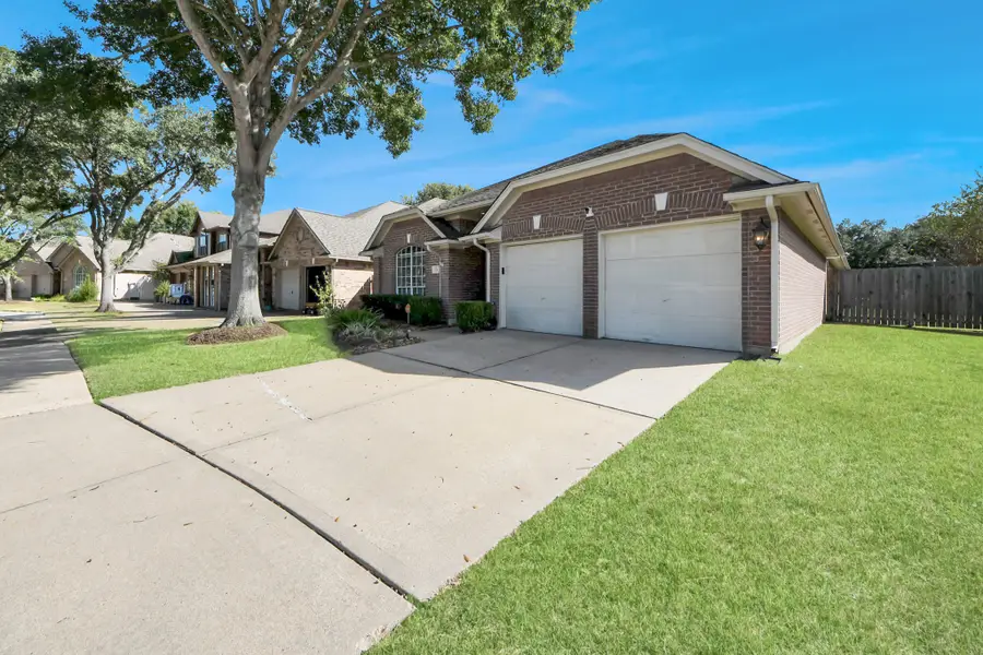 731 Avery Drive, Sugar Land, TX 77479 - Image #3