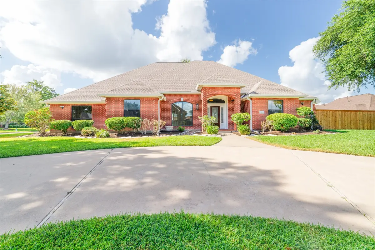 203 Canyon Oak Drive, Lake Jackson, TX 77566 - #1