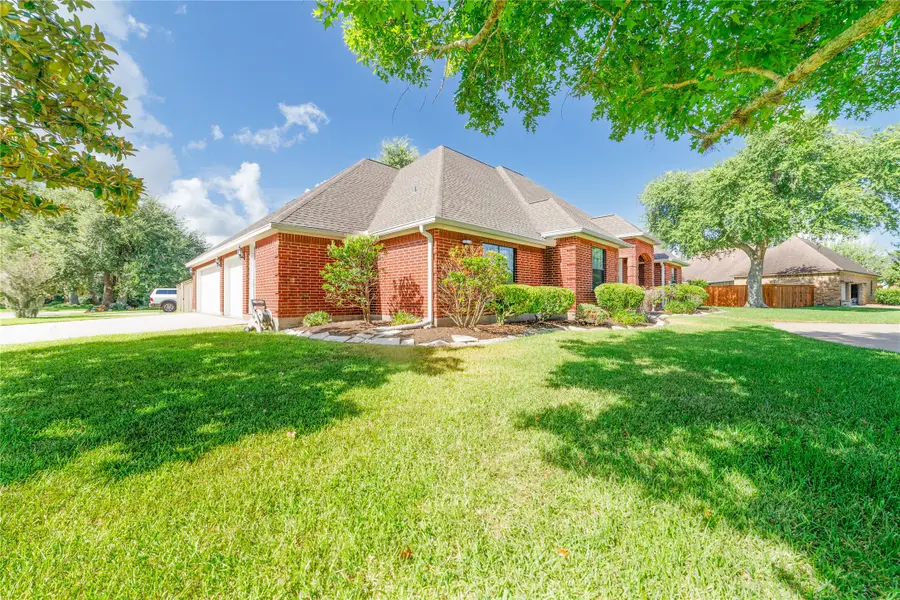 203 Canyon Oak Drive, Lake Jackson, TX 77566 - #3