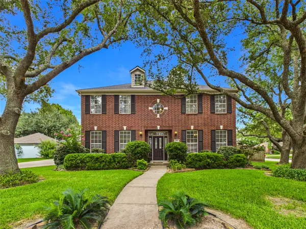 1711 Brill Drive, Friendswood, TX 77546