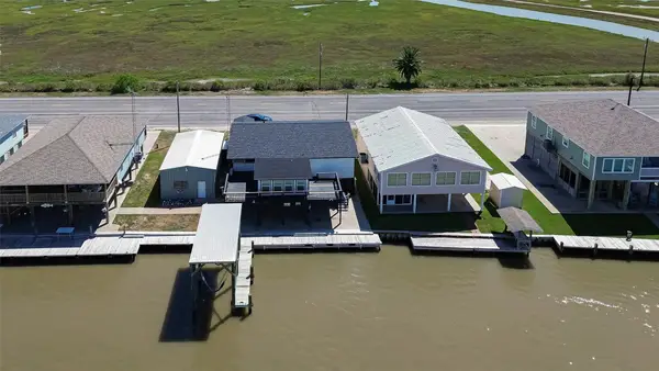3220 Fm-2031, Matagorda, TX 77457
