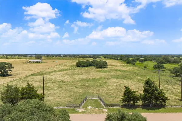 7260 Goehring Road, Ledbetter, TX 78946