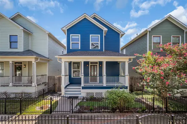 1029 W 15th 1/2 Street, Houston, TX 77008