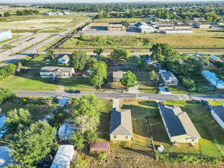 1315 Sam St, El Campo, TX 77437 - Image #2