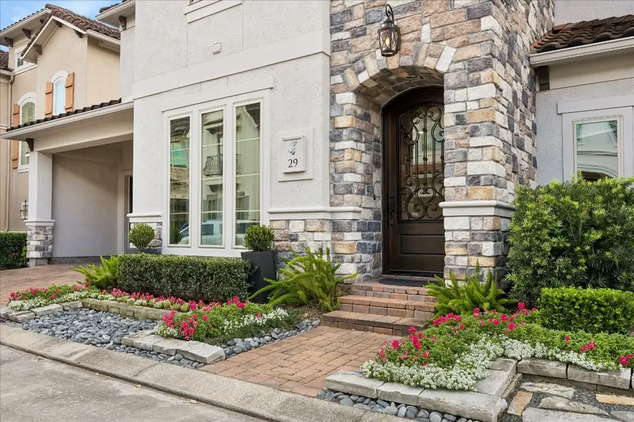 29 N Creekside Court, Spring Valley Village, TX 77055 - #2