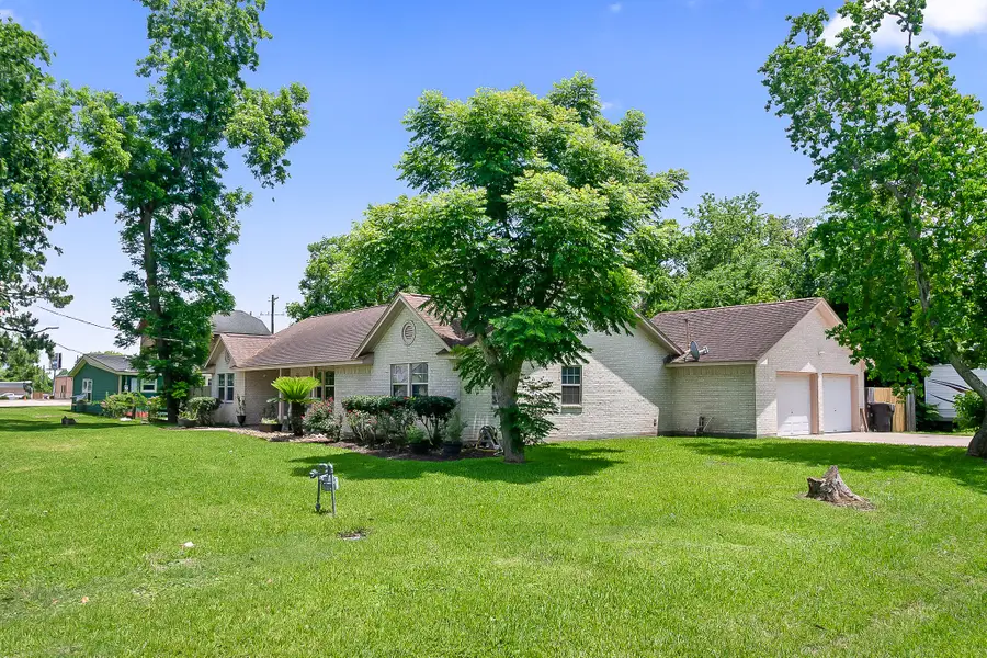207 Centre Street, Brazoria, TX 77422 - #3