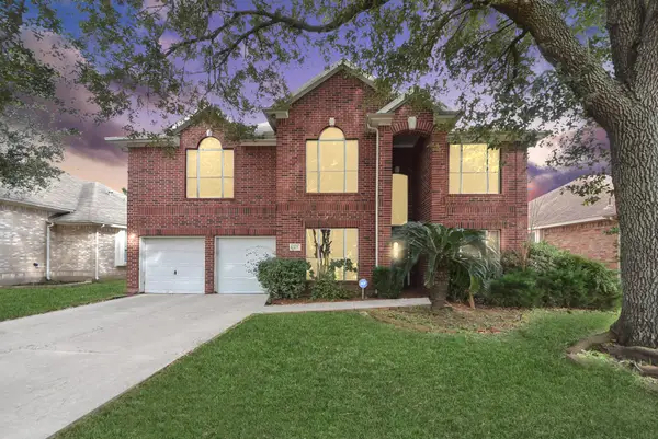 823 Portsmouth Drive, Pearland, TX 77584