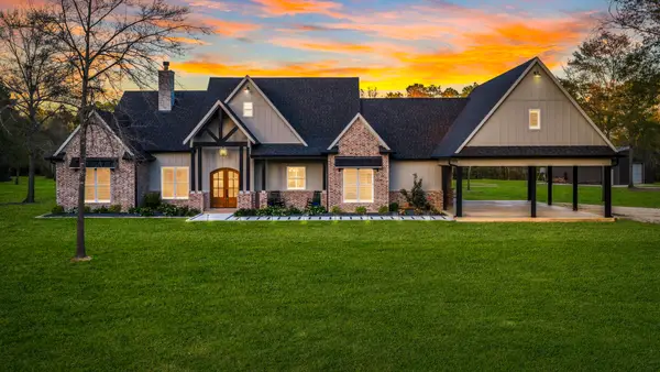 1327 Soda Loop E, Livingston, TX 77351